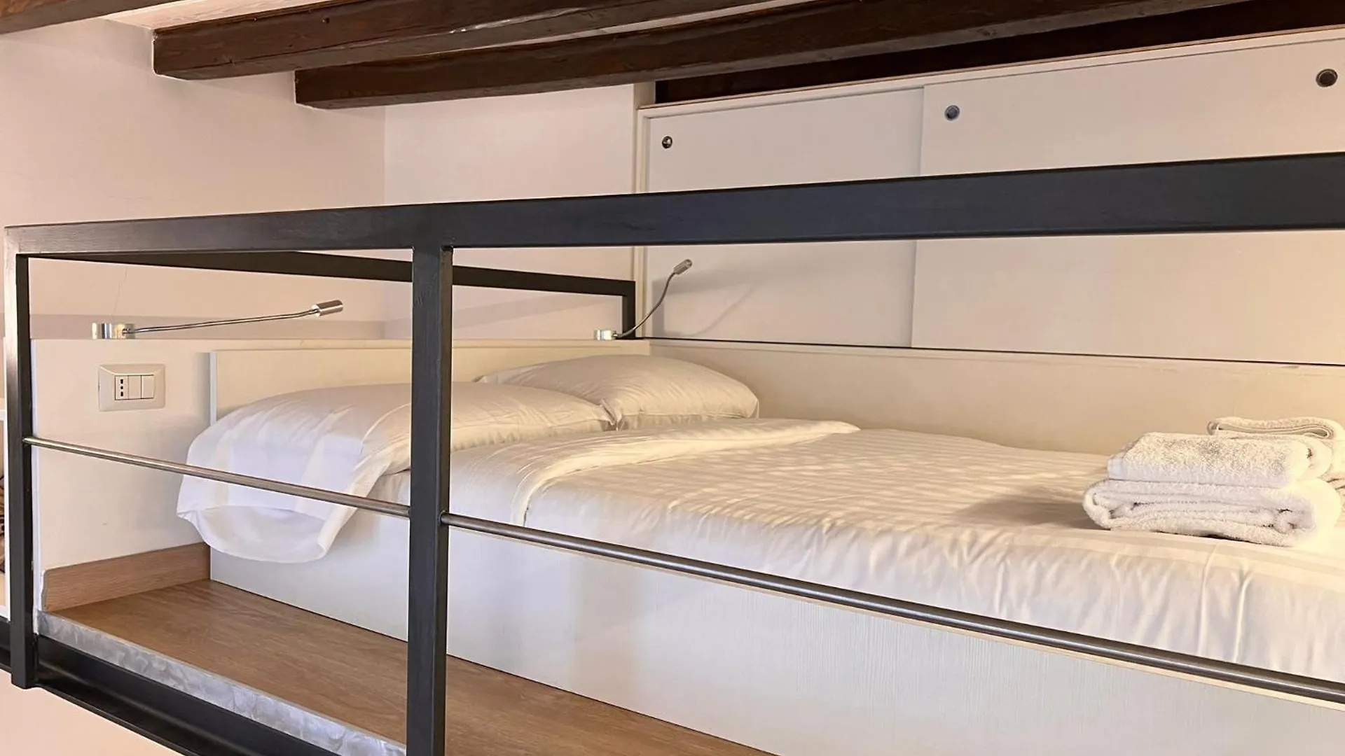 Apartment Kibilu - Luxury Studio Near Bocconi - City Centre Milan